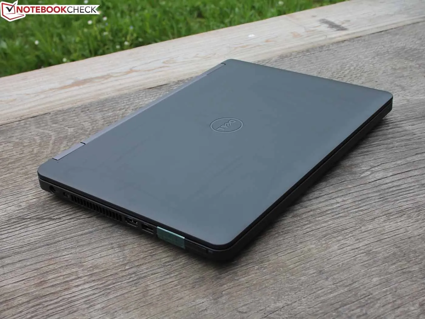 Dell Latitude E5440 fechado